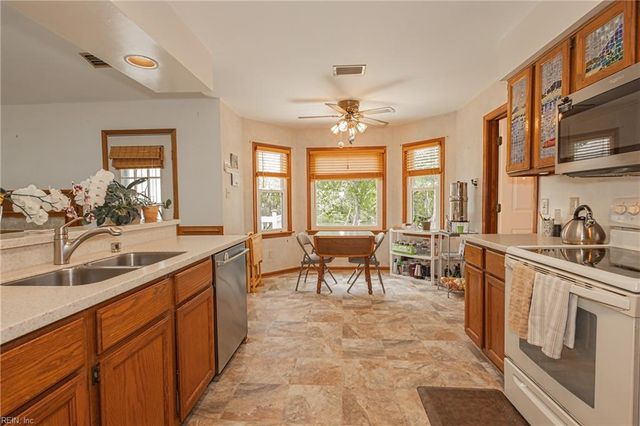 1104 Copper Stone CIR, Chesapeake, VA 23320