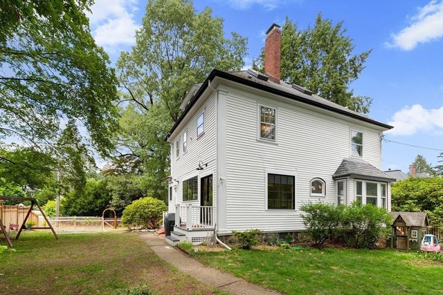 12 Windermere Ave 1, Arlington, MA 02476