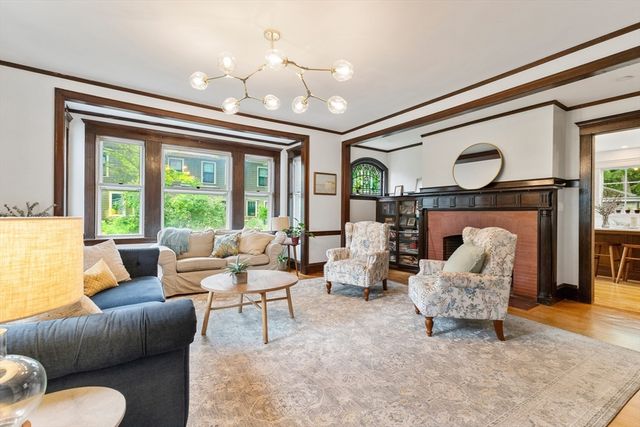 12 Windermere Ave 1, Arlington, MA 02476