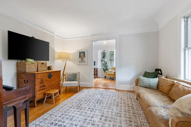 12 Windermere Ave 1, Arlington, MA 02476