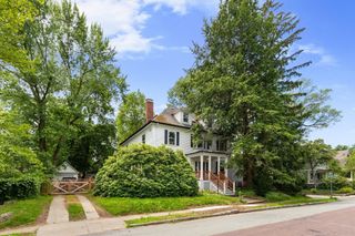 12 Windermere Ave 1, Arlington, MA 02476