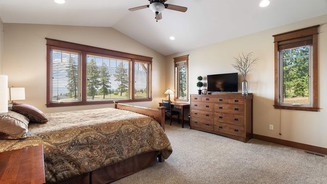 21617 E Harvard Vistas Ln, Newman Lake, WA 99025