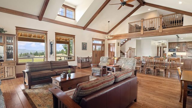 21617 E Harvard Vistas Ln, Newman Lake, WA 99025