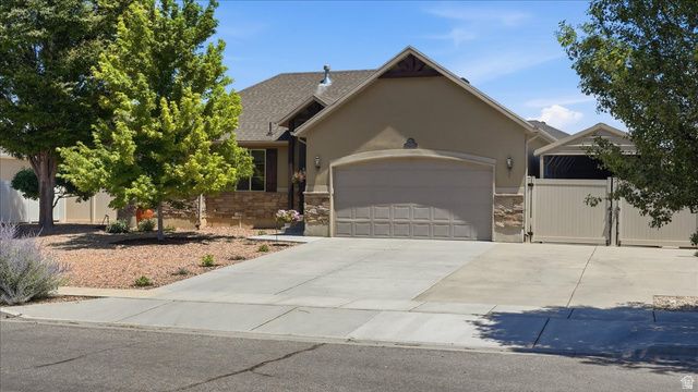 1912 N 2750 W, Clinton, UT 84015