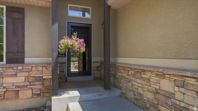 1912 N 2750 W, Clinton, UT 84015