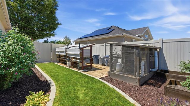 1912 N 2750 W, Clinton, UT 84015