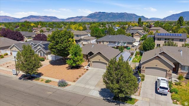 1912 N 2750 W, Clinton, UT 84015