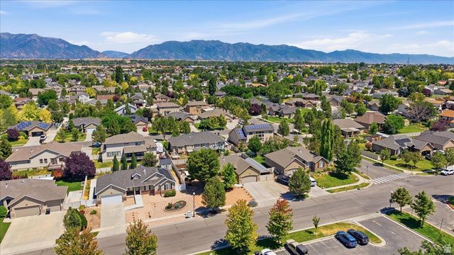 1912 N 2750 W, Clinton, UT 84015