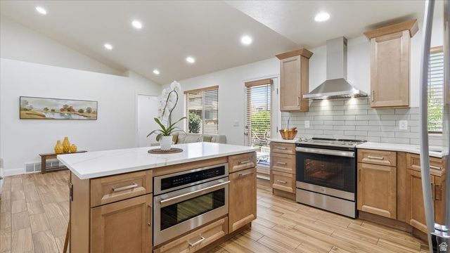 1912 N 2750 W, Clinton, UT 84015