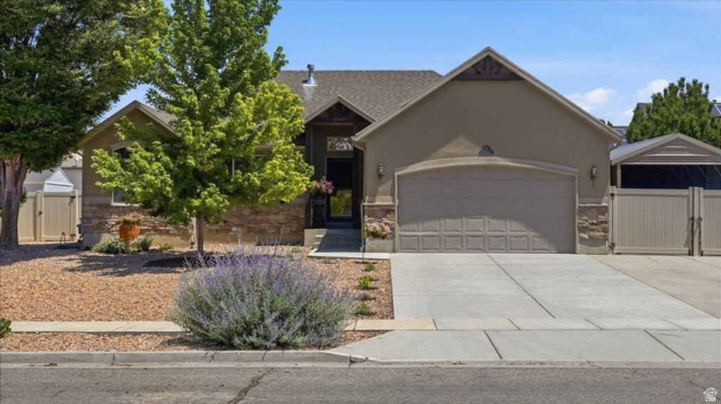 1912 N 2750 W, Clinton, UT 84015