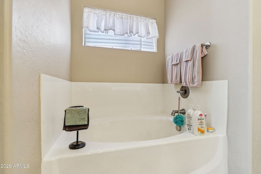 Image 25 of property listing at 1847 N WESTFALL Lane, Casa Grande, AZ 85122