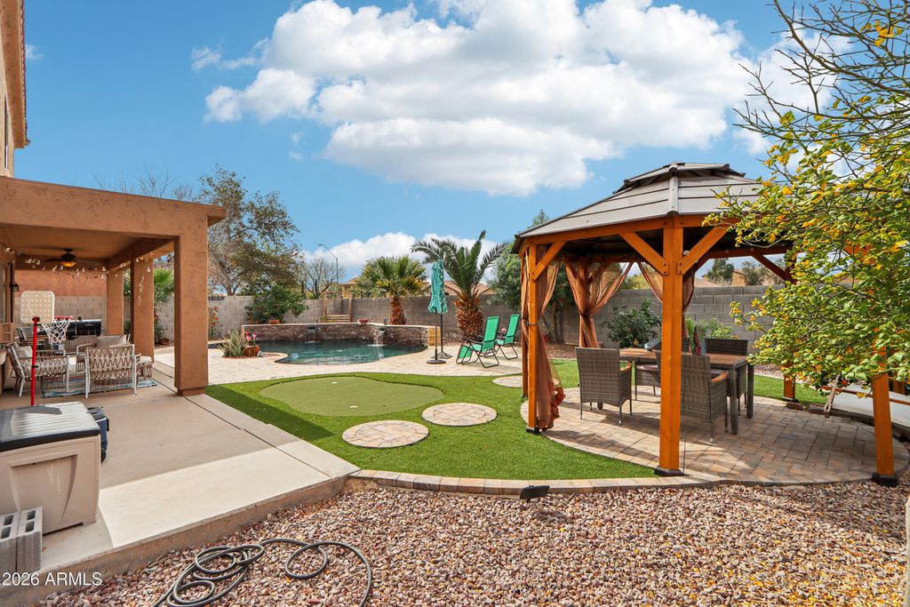 Image 3 of property listing at 1847 N WESTFALL Lane, Casa Grande, AZ 85122