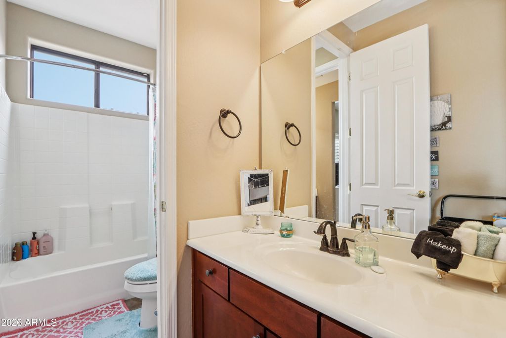 Image 36 of property listing at 1847 N WESTFALL Lane, Casa Grande, AZ 85122