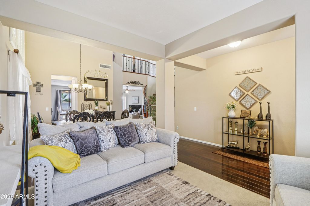 Image 5 of property listing at 1847 N WESTFALL Lane, Casa Grande, AZ 85122