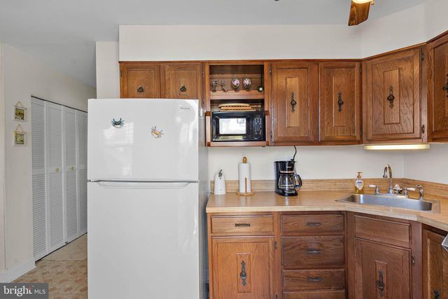 8 S ANCHORAGE AVE, South Bethany, DE 19930