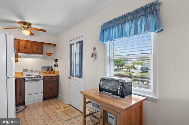 8 S ANCHORAGE AVE, South Bethany, DE 19930