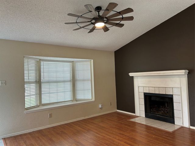 4632 Waterway Drive N, Fort Worth, TX 76137