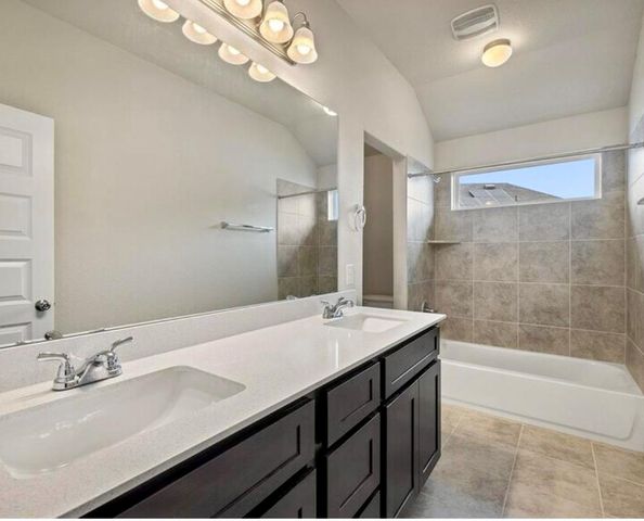 408 Black Opal DR, Jarrell, TX 76537