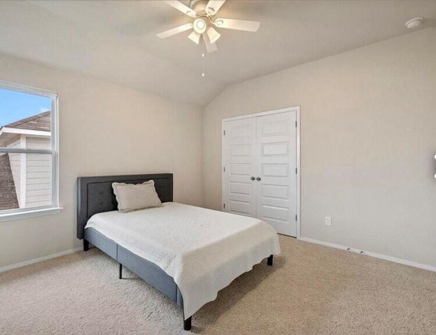 408 Black Opal DR, Jarrell, TX 76537
