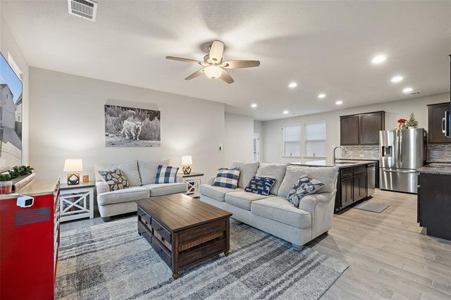 408 Black Opal DR, Jarrell, TX 76537