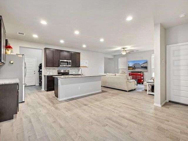 408 Black Opal DR, Jarrell, TX 76537