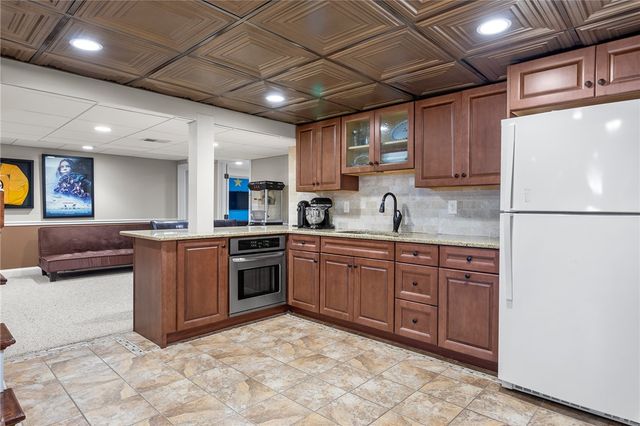 128 Windmill Drive, South Kingstown, RI 02879
