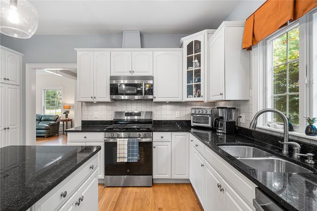 128 Windmill Drive, South Kingstown, RI 02879