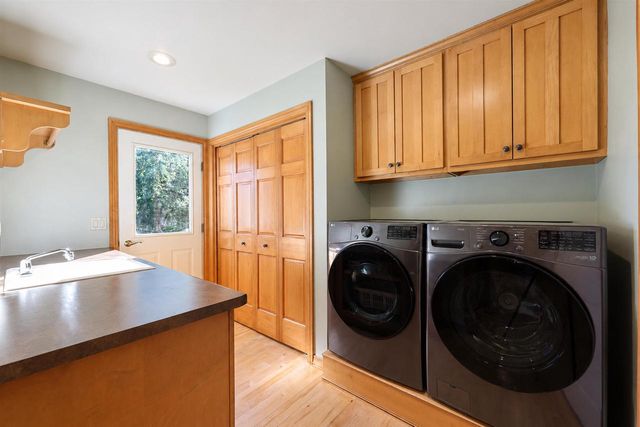 2141 DORSET DRIVE, Green Bay, WI 54311