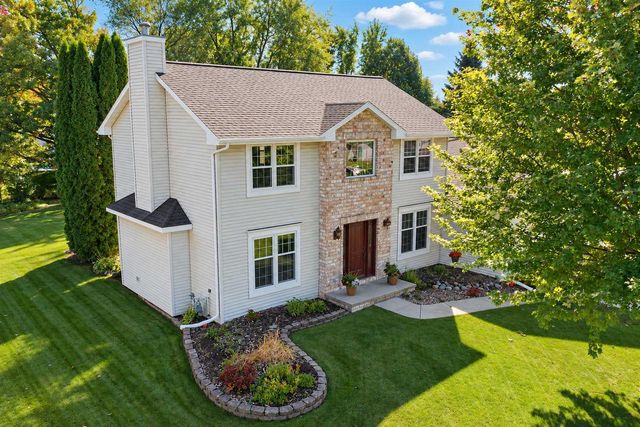 2141 DORSET DRIVE, Green Bay, WI 54311