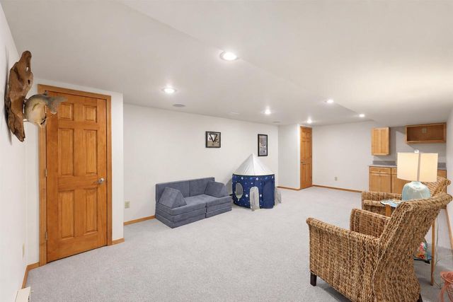 2141 DORSET DRIVE, Green Bay, WI 54311