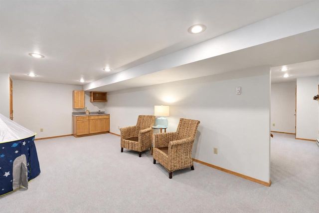 2141 DORSET DRIVE, Green Bay, WI 54311