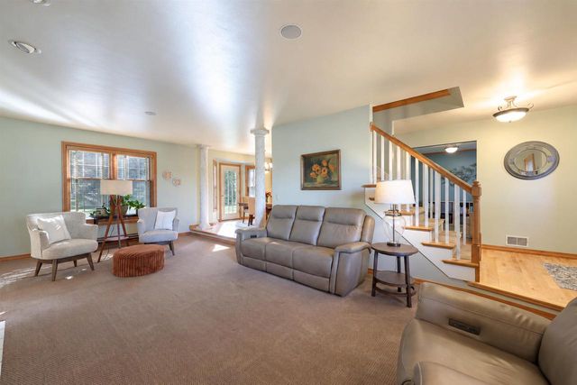 2141 DORSET DRIVE, Green Bay, WI 54311