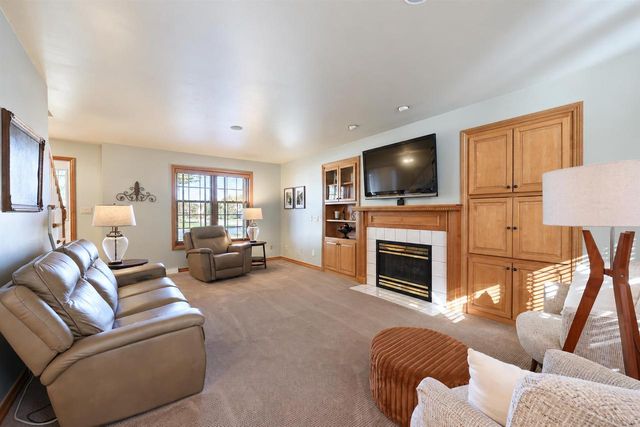2141 DORSET DRIVE, Green Bay, WI 54311