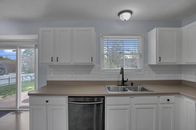 480 Wheatfield Drive, Delaware, OH 43015