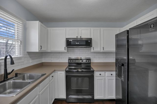 480 Wheatfield Drive, Delaware, OH 43015