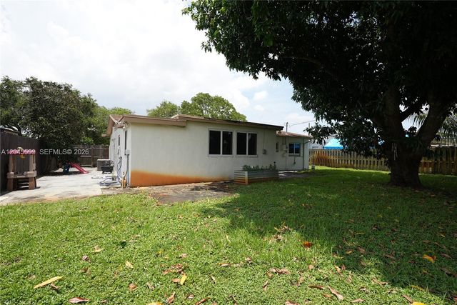 7304 Mckinley Street, Hollywood, FL 33024