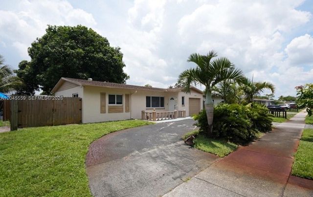 7304 Mckinley Street, Hollywood, FL 33024