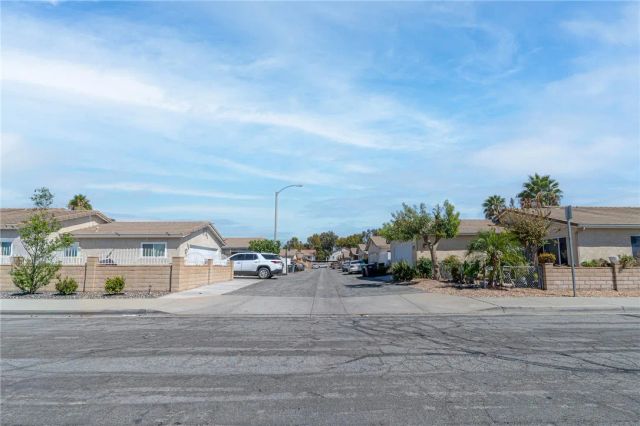 2810 W Devonshire, Hemet, CA 92545