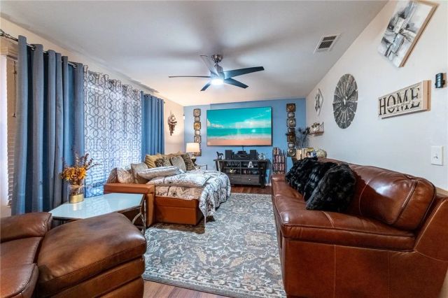 2810 W Devonshire, Hemet, CA 92545