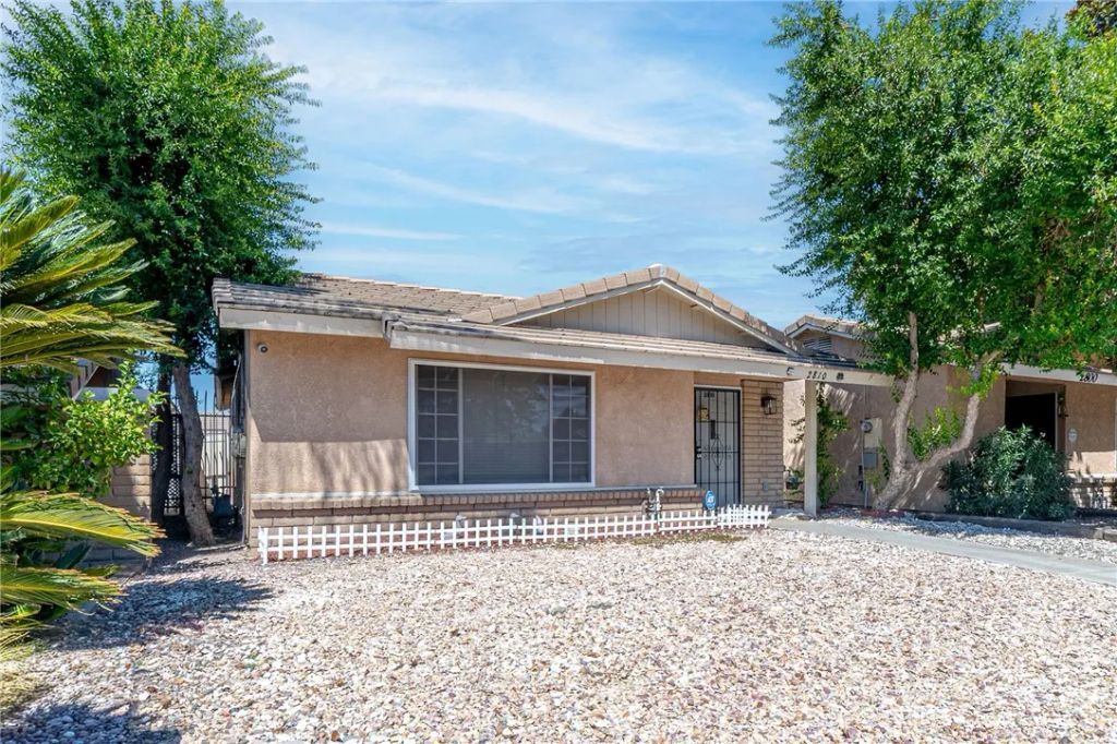 2810 W Devonshire, Hemet, CA 92545