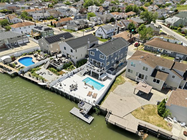 35 Redfield Road, Island Park, NY 11558