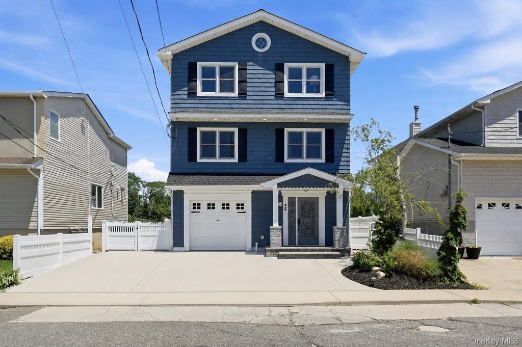 35 Redfield Road, Island Park, NY 11558