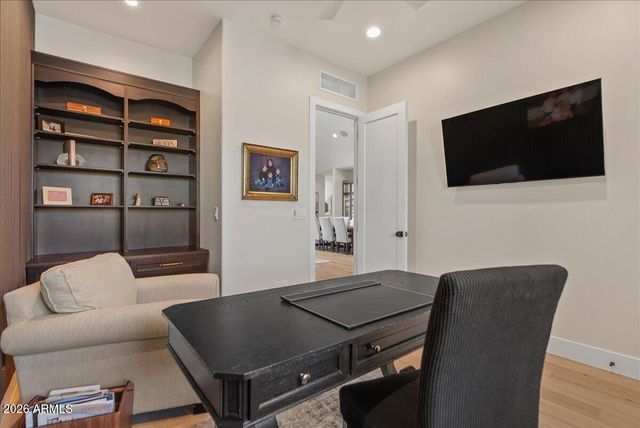 10655 E DESERT COVE Avenue, Scottsdale, AZ 85259