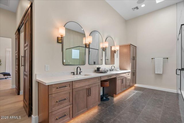10655 E DESERT COVE Avenue, Scottsdale, AZ 85259
