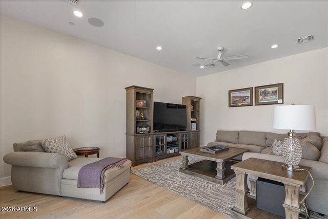 10655 E DESERT COVE Avenue, Scottsdale, AZ 85259
