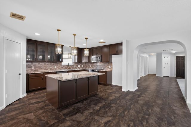 331 Mantova Drive, Houston, TX 77073