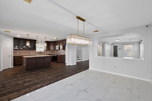 331 Mantova Drive, Houston, TX 77073