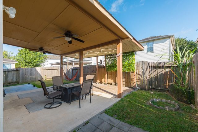 331 Mantova Drive, Houston, TX 77073