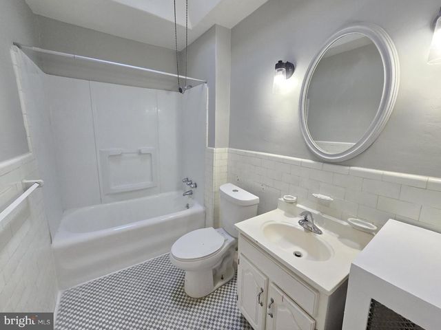 6506 GUYER AVE, Philadelphia, PA 19142