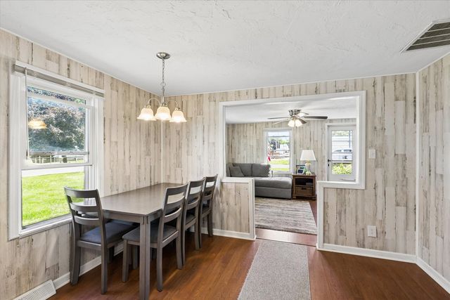1802 W 2nd Street, Coal Valley, IL 61240